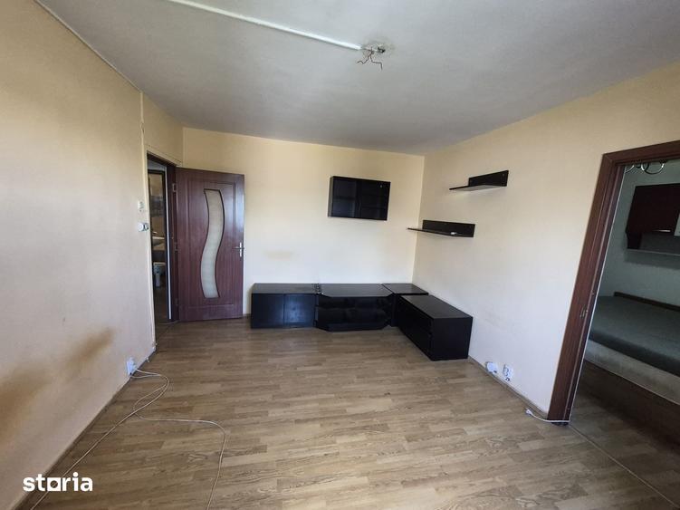 Apartament cu 2 camere semidecomandat în Mircea cel Bătrân