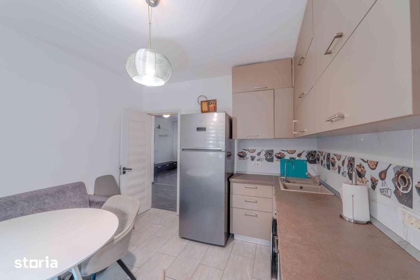 Casă cu 4 camere cu Teren 250 Mp în Palazu Mare