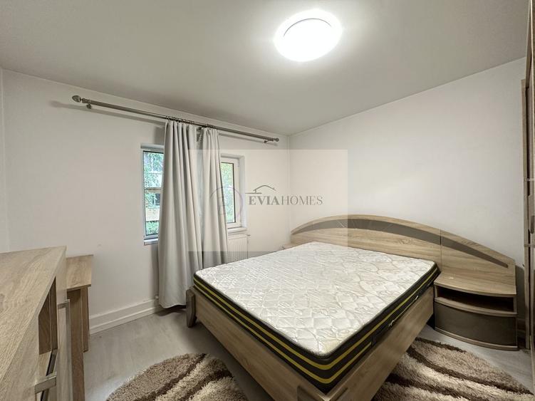Apartament cu 3 camere semidecomandat, mobilat în Între Lacuri