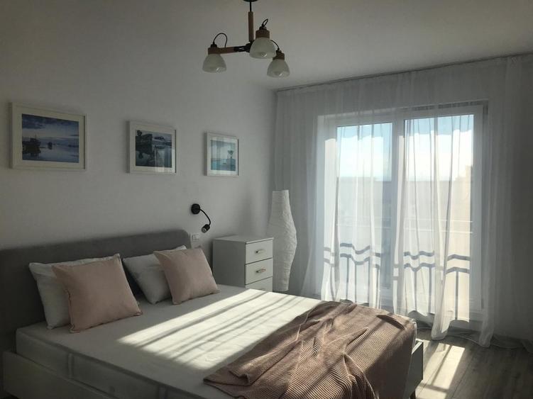 Apartament cu 2 camere decomandat, mobilat în Tractorul