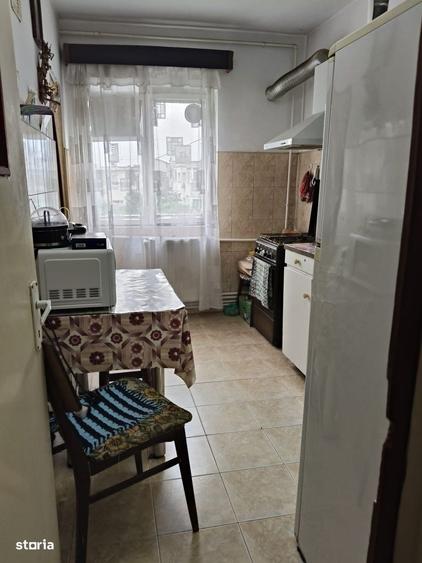 Apartament cu 3 camere decomandat în Dorobanți 2