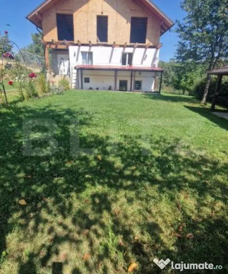 Casă cu 4 camere cu Canalizare în Bran