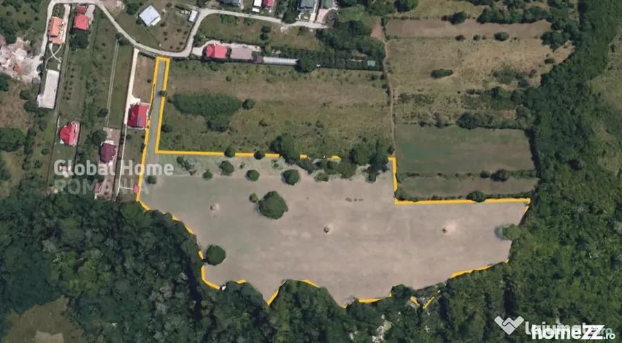 Teren de 23345 mp, în Cornu