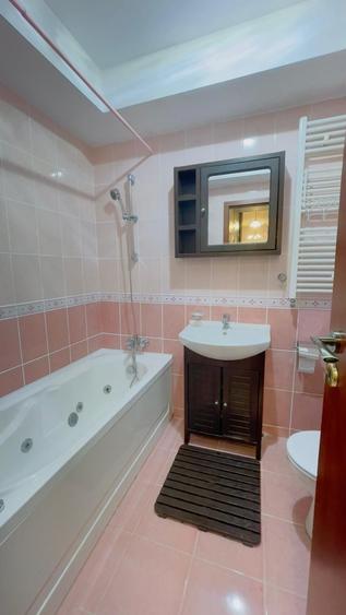 Apartament cu 2 camere decomandat în Runcu