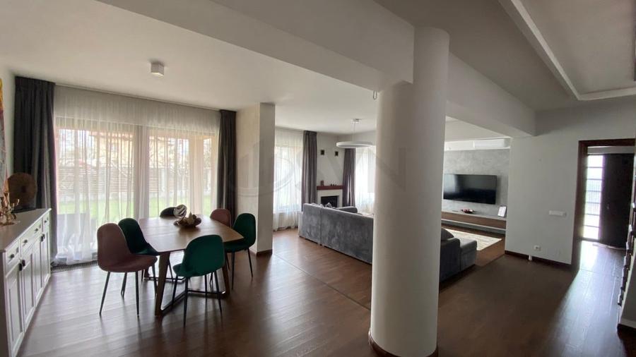 Casă individuală cu 5 camere cu Canalizare în Păcii