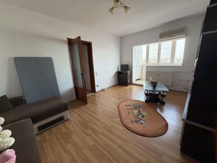 Apartament cu 4 camere semidecomandat în Brâncoveanu