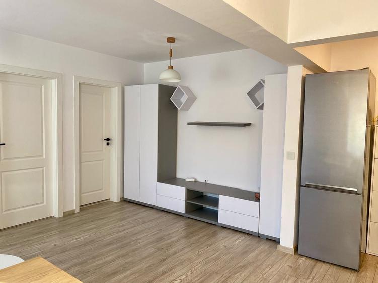Apartament cu 2 camere semidecomandat în Florești