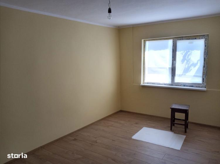 Casă cu 4 camere cu Teren 320 Mp în Brăilița