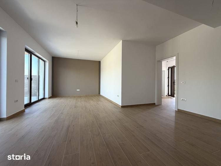 Casă cu 4 camere cu Teren 350 Mp în Sânandrei