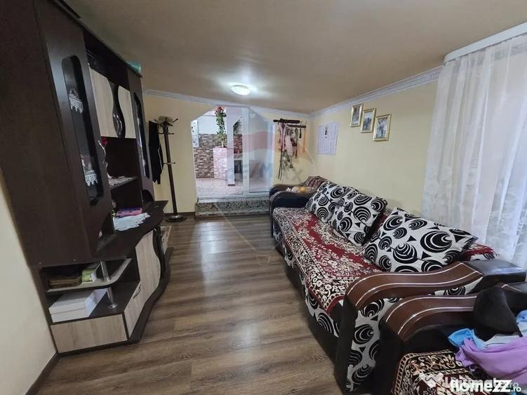 Casă cu 3 camere cu Teren 1000 Mp în Bătinești