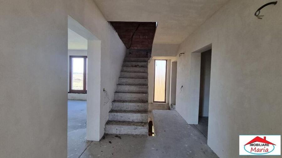 Casă cu 5 camere cu Teren 2220 Mp în Cionchești