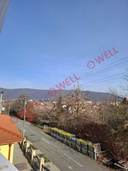 Casă cu 4 camere cu Teren 676 Mp în Central