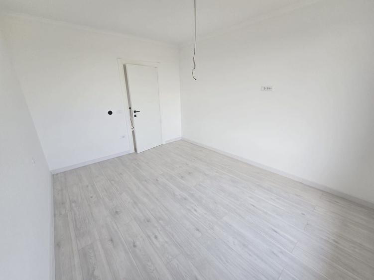 Duplex cu 4 camere cu Canalizare în Giroc