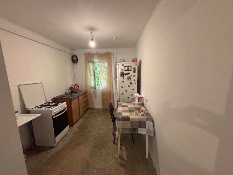 Apartament cu 3 camere în Central — fotografia 3