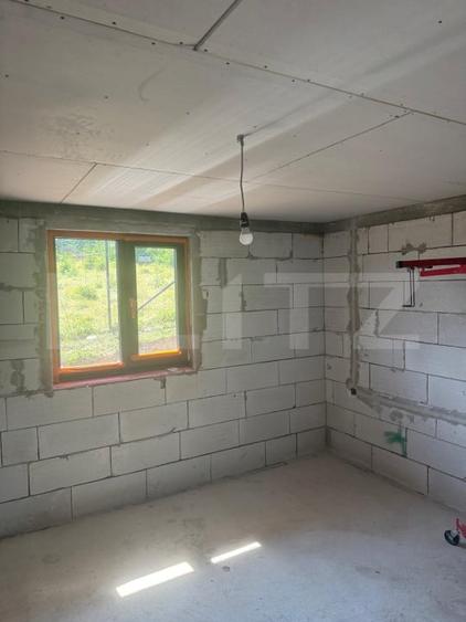 Casă individuală cu 4 camere cu Teren 813 Mp în Piatra Fântânele