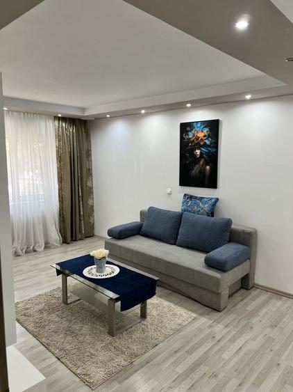 Apartament cu 2 camere decomandat în Soarelui