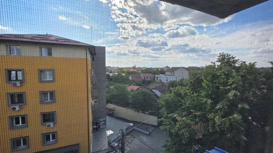 Apartament cu 2 camere decomandat în Complex Studențesc