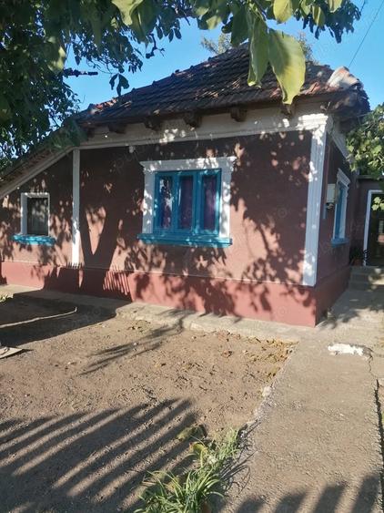 Casă cu Teren 1934 Mp în Siminoc