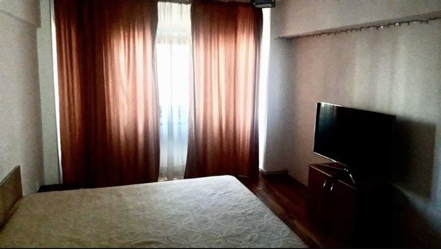 Apartament cu 2 camere decomandat în Micro 20