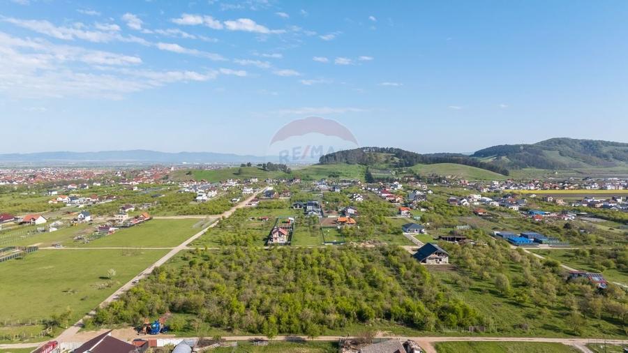 Teren Construcții intravilan de 1136 mp, în Sânpetru