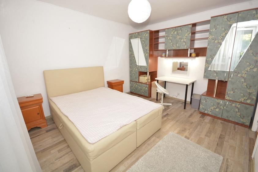 Apartament cu 4 camere decomandat în Drumul Taberei