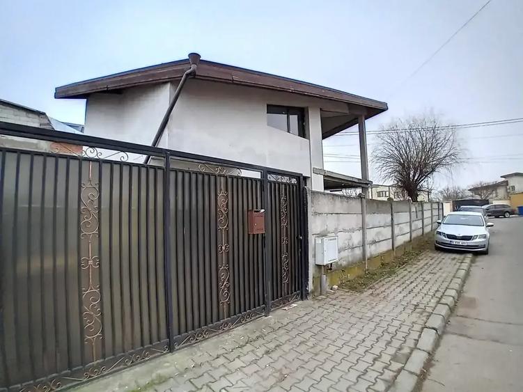 Casă cu 3 camere cu Canalizare în Chitila