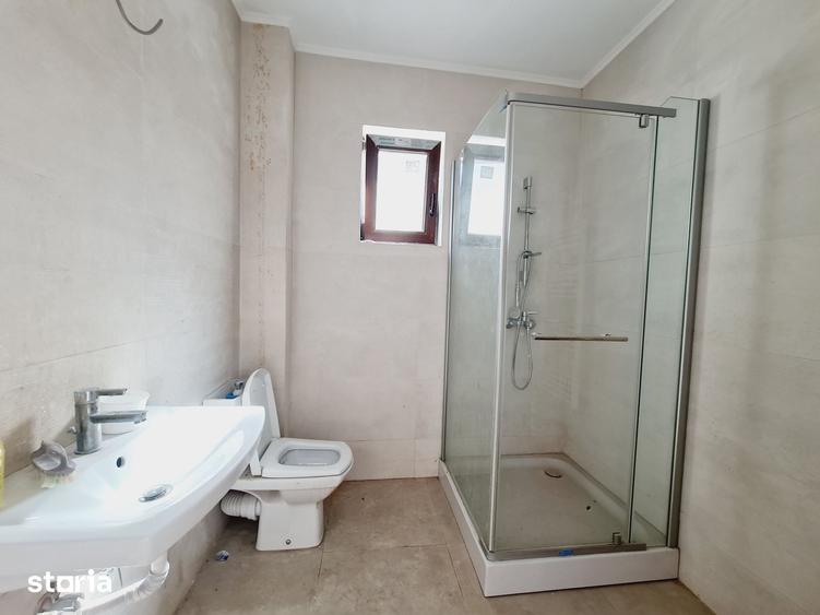 Casă cu 5 camere cu Teren 500 Mp în Bucium
