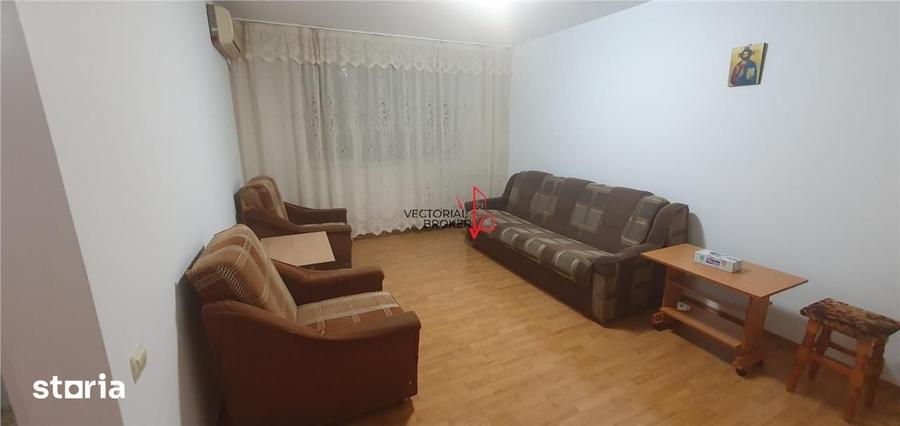 Garsonieră decomandată în Titan