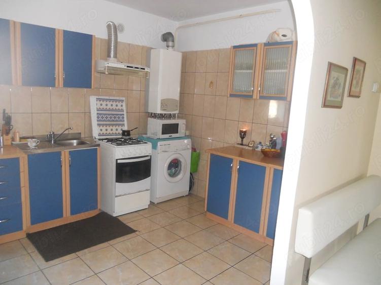 Apartament cu 3 camere decomandat în 1 Mai