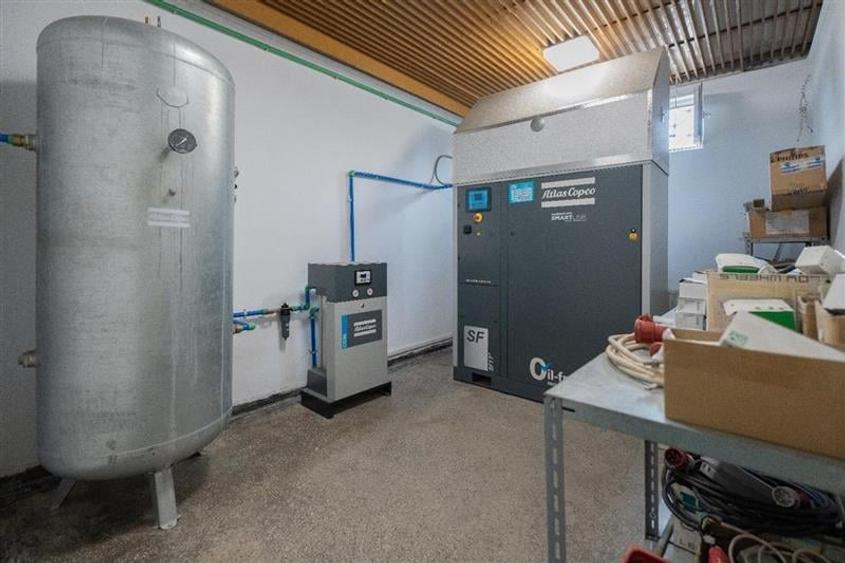 Spațiu industrial, de 3,500 mp, în Tomești