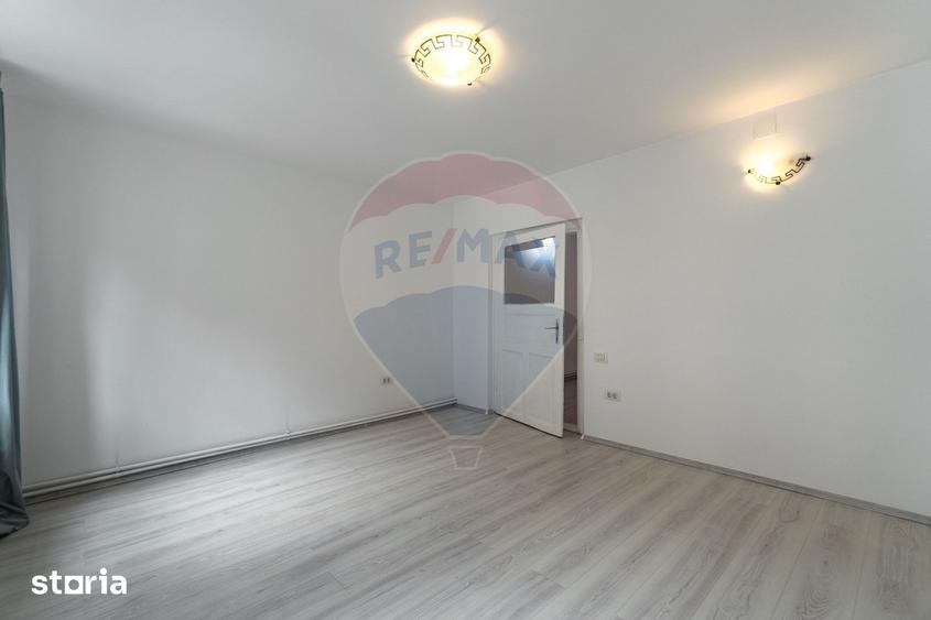 Apartament cu 2 camere semidecomandat în Centrul Istoric