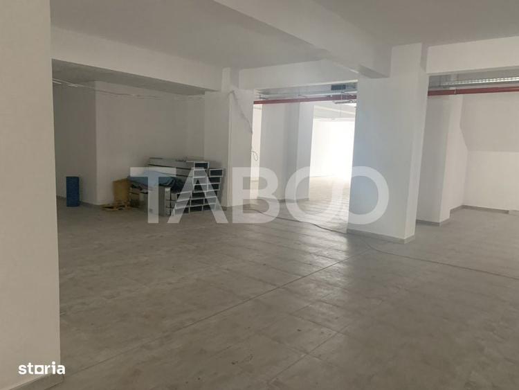 Spațiu comercial, de 600 mp, în Central