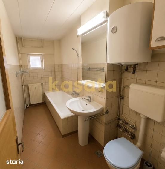 Apartament cu 3 camere decomandat, mobilat în Decebal