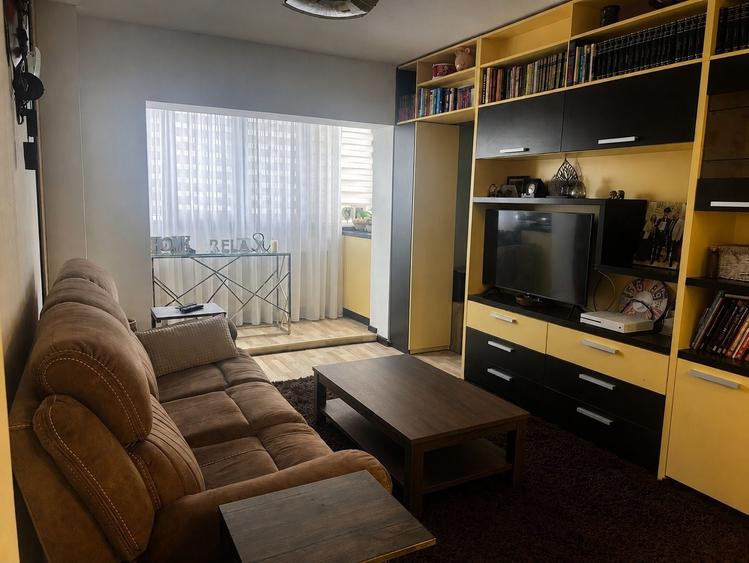 Apartament cu 3 camere decomandat în Central