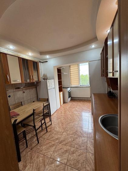 Apartament cu 2 camere decomandat în Eremia