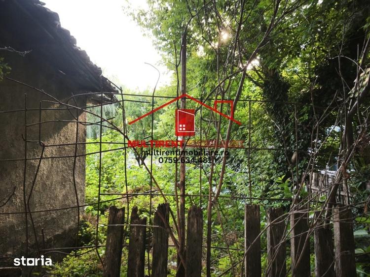 Teren de 827 mp, în Vest