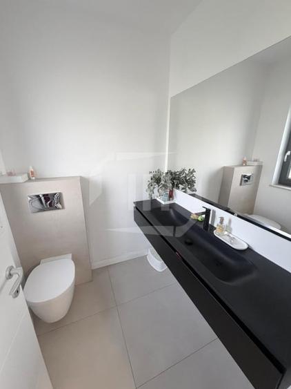 Casă individuală cu 4 camere cu Piscina în Dezmir