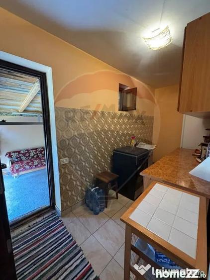 Casă cu 6 camere cu Teren 1526 Mp în Bolotești