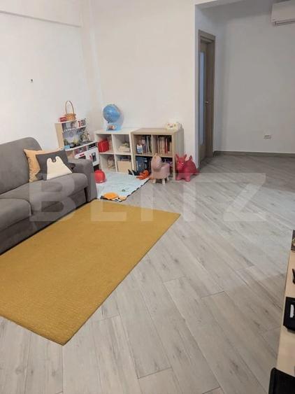 Apartament cu 4 camere semidecomandat în Filiași