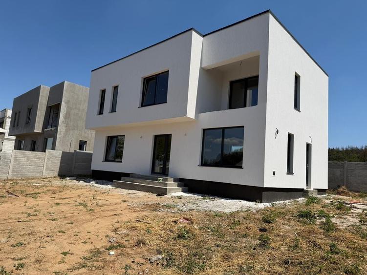Casă cu 4 camere în Central