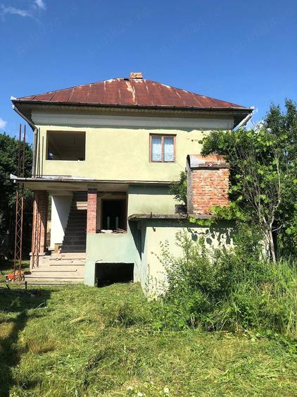 Casă cu Teren 10000 Mp în Preotești