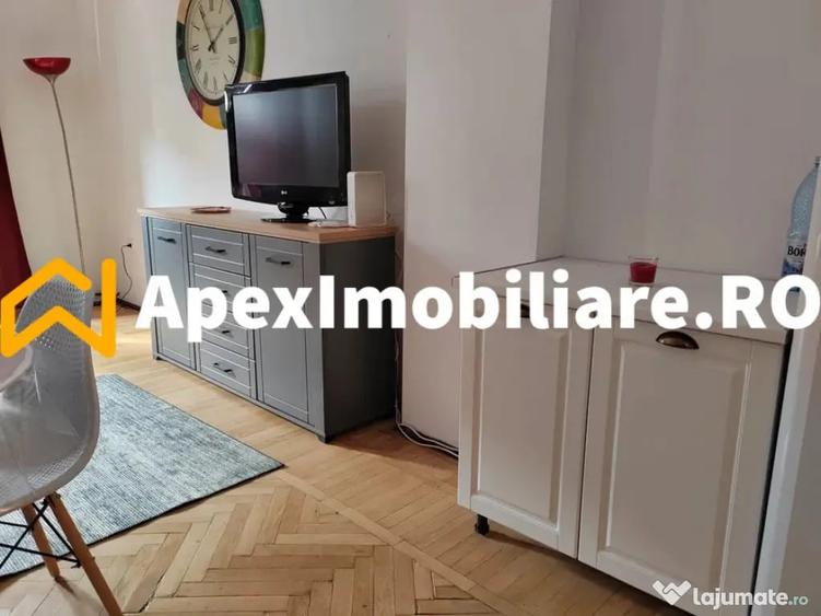 Garsonieră decomandată în P-ța Romană
