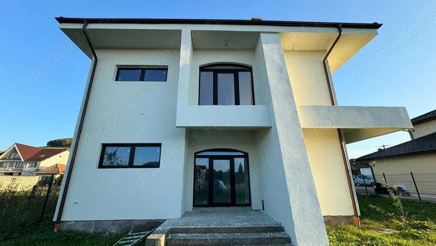 Casă cu 4 camere cu Teren 700 Mp în Central