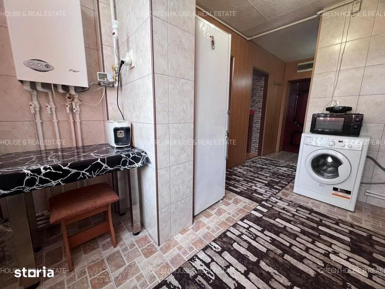 Casă cu 5 camere cu Teren 1159 Mp în Zăvoi