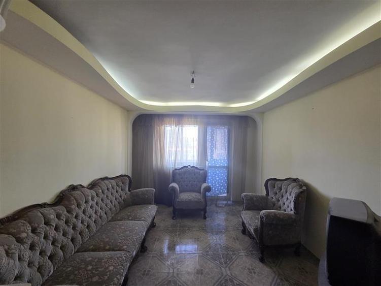 Apartament cu 4 camere decomandat în Ostroveni