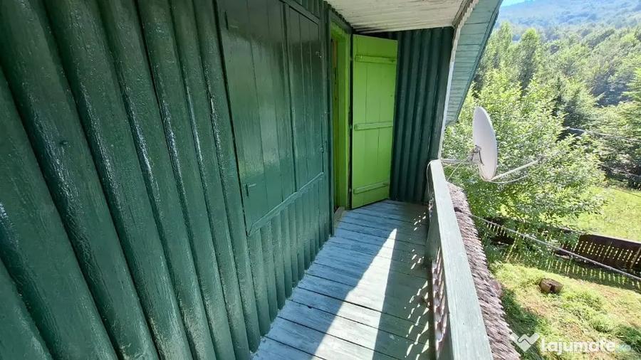 Apartament cu 4 camere în Lepșa