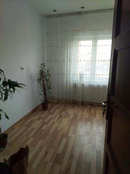 Apartament cu 3 camere în Rahova