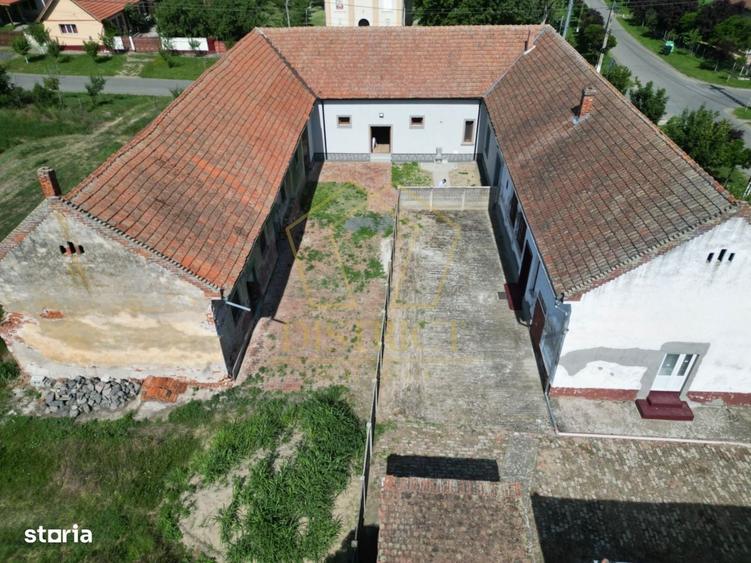 Casă cu 4 camere în Jupani