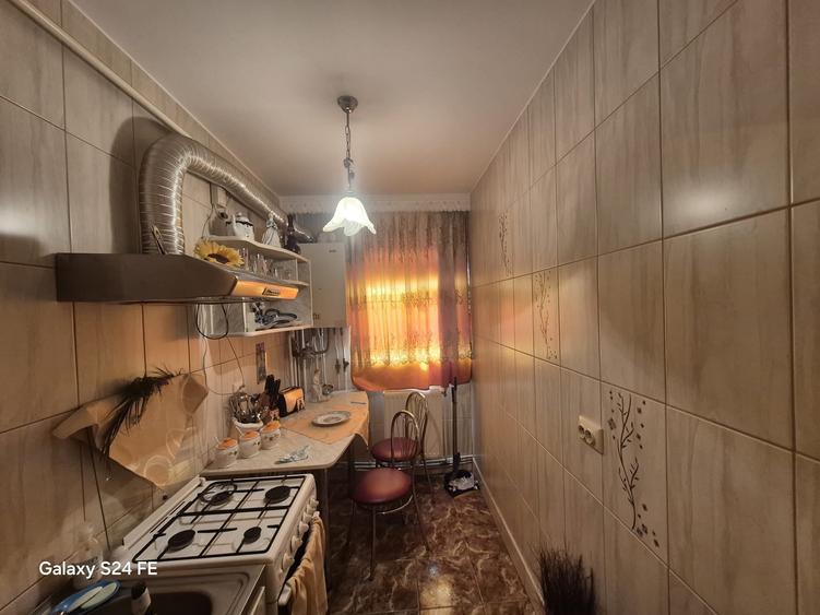 Apartament cu 2 camere decomandat, mobilat în Dărmănești
