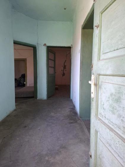 Casă cu 2 camere cu Teren 4700 Mp în Zorani